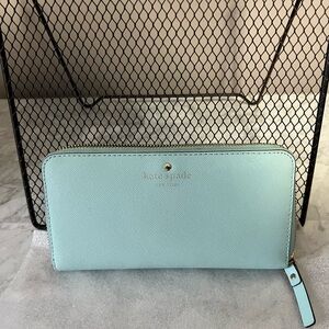 Beautiful Kate spade wallet-used like new RETAIL 120